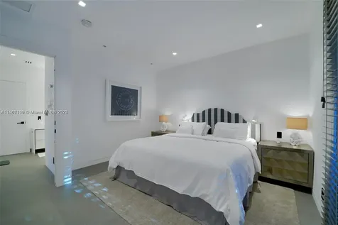 811 86th Street Miami Beach FL 33141