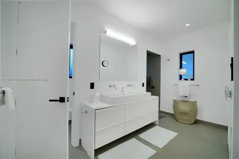 811 86th Street Miami Beach FL 33141