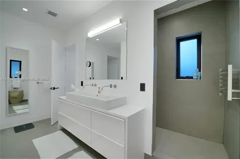 811 86th Street Miami Beach FL 33141