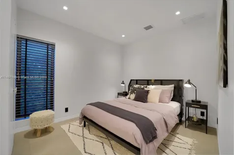 811 86th Street Miami Beach FL 33141