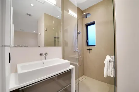 811 86th Street Miami Beach FL 33141