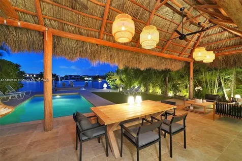 811 86th Street Miami Beach FL 33141