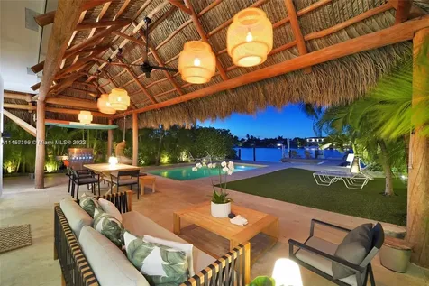 811 86th Street Miami Beach FL 33141