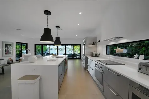 811 86th Street Miami Beach FL 33141