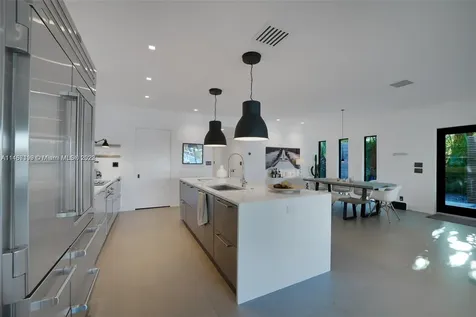 811 86th Street Miami Beach FL 33141