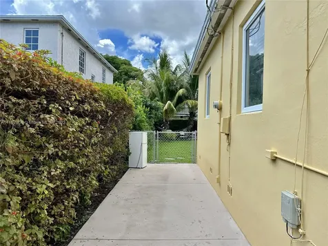 2620 SW 31st Avenue Miami FL 33133