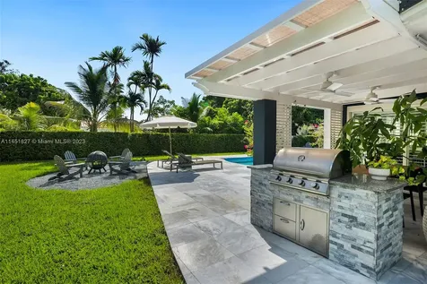 9611 SW 72nd Court Pinecrest FL 33156
