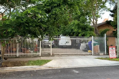 1104 NW 6th Street Miami FL 33136