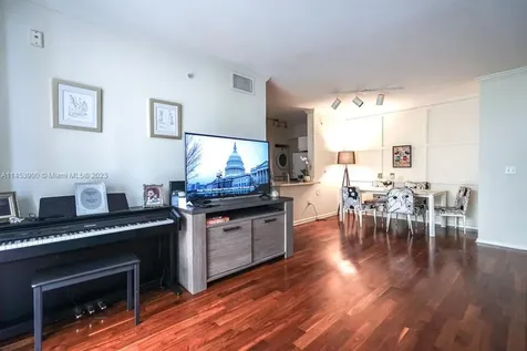 17145 N Bay Road Sunny Isles Beach FL 33160