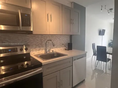 100 Lincoln Road Miami Beach FL 33139