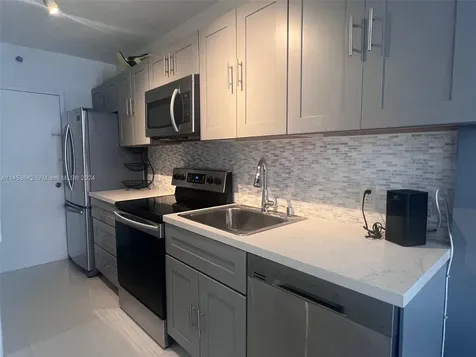 100 Lincoln Road Miami Beach FL 33139
