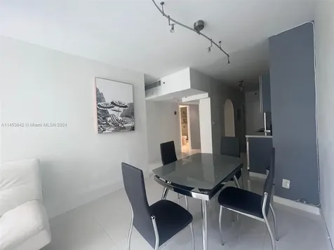 100 Lincoln Road Miami Beach FL 33139