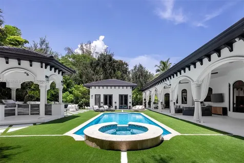7010 SW 71st Court Miami FL 33143