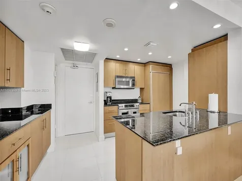 10275 Collins Avenue Bal Harbour FL 33154