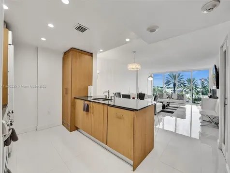 10275 Collins Avenue Bal Harbour FL 33154