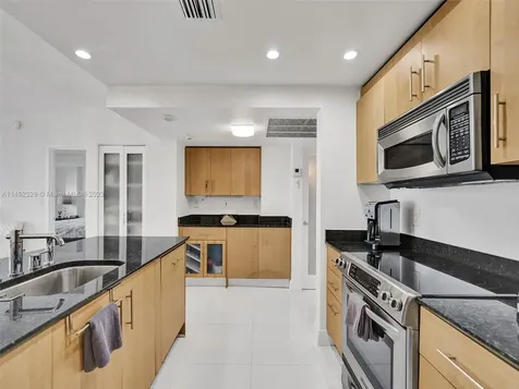10275 Collins Avenue Bal Harbour FL 33154