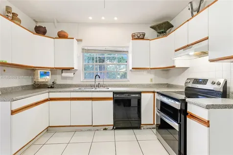 4534 Adams Avenue Miami Beach FL 33140