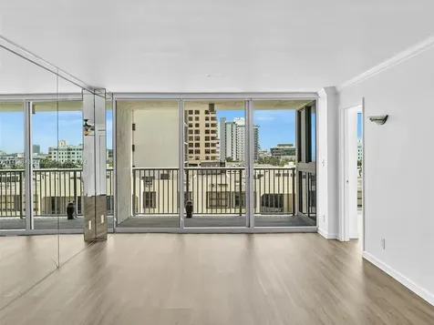 2655 Collins Avenue Miami Beach FL 33140