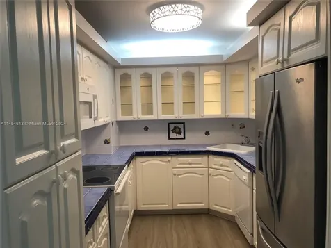 2655 Collins Avenue Miami Beach FL 33140