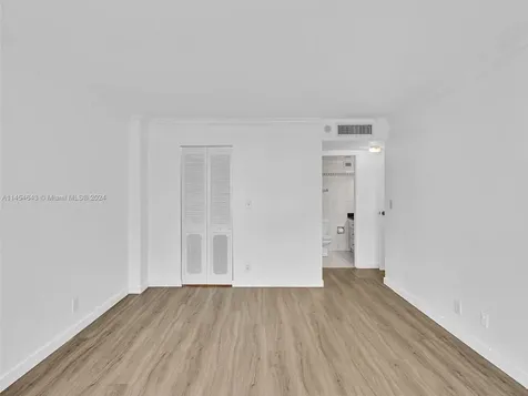 2655 Collins Avenue Miami Beach FL 33140