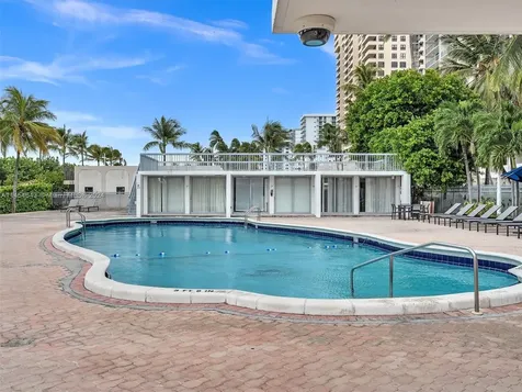 2655 Collins Avenue Miami Beach FL 33140