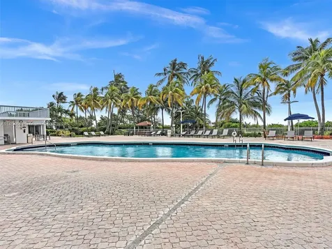 2655 Collins Avenue Miami Beach FL 33140