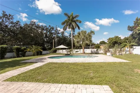 1161 SW 72nd Avenue Plantation FL 33317