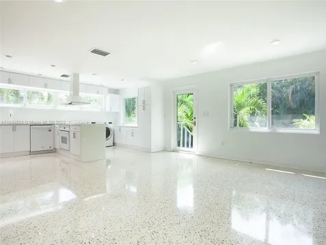 4390 SW 15th Street Miami FL 33134
