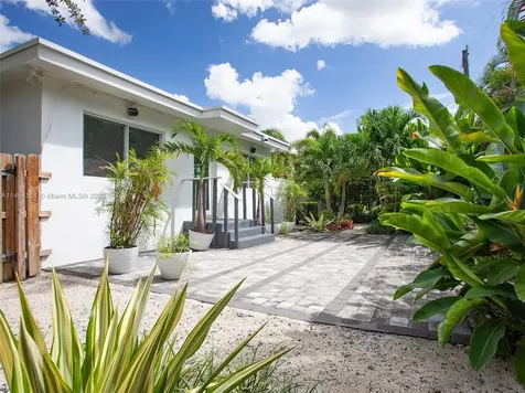 4390 SW 15th Street Miami FL 33134