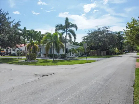 4390 SW 15th Street Miami FL 33134