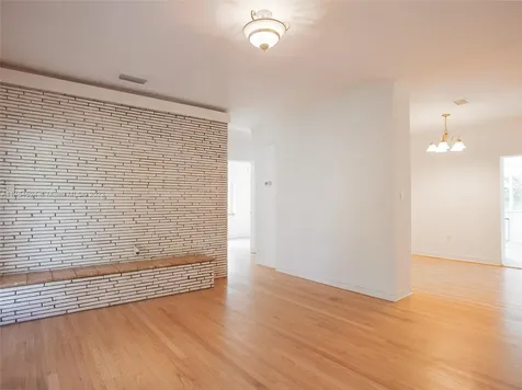 4390 SW 15th Street Miami FL 33134