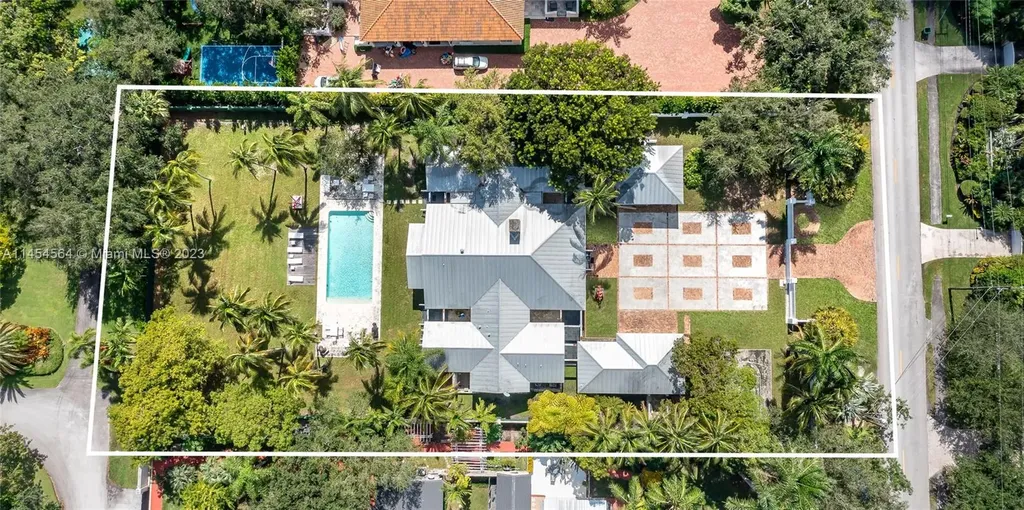 8325 SW 52nd Avenue Miami FL 33143
