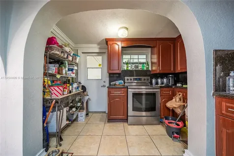 925 E 29th Street Hialeah FL 33013