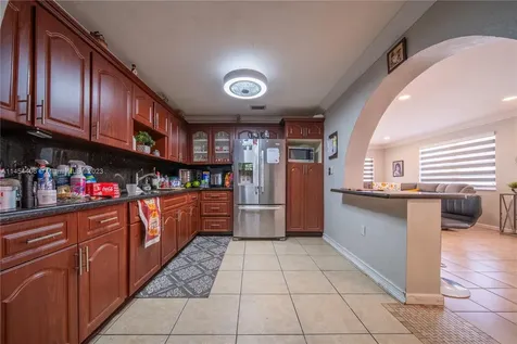 925 E 29th Street Hialeah FL 33013