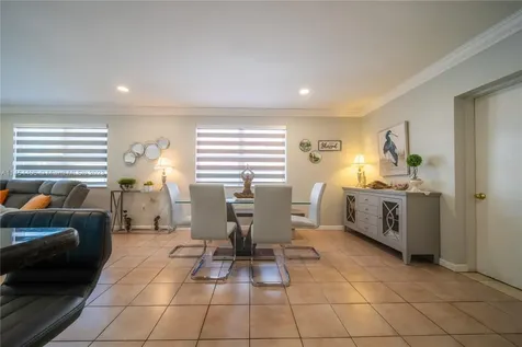 925 E 29th Street Hialeah FL 33013