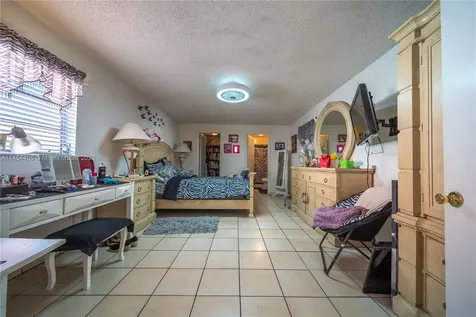 925 E 29th Street Hialeah FL 33013