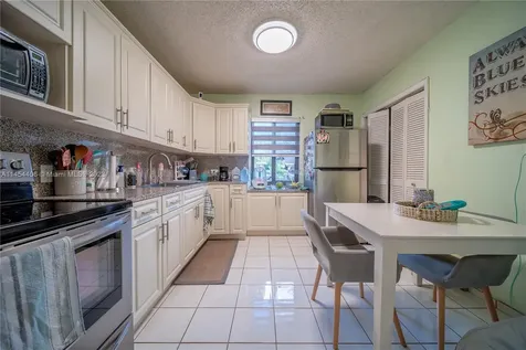 925 E 29th Street Hialeah FL 33013