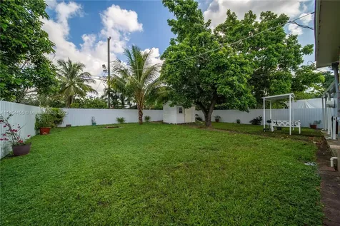 925 E 29th Street Hialeah FL 33013