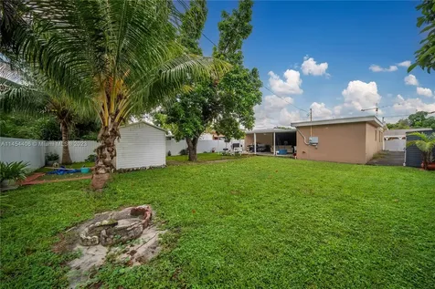 925 E 29th Street Hialeah FL 33013