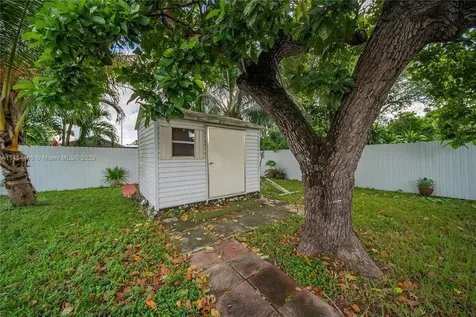 925 E 29th Street Hialeah FL 33013