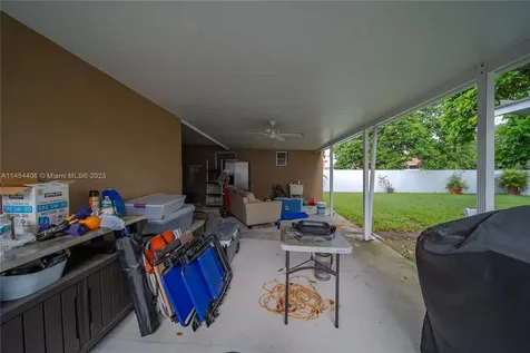 925 E 29th Street Hialeah FL 33013