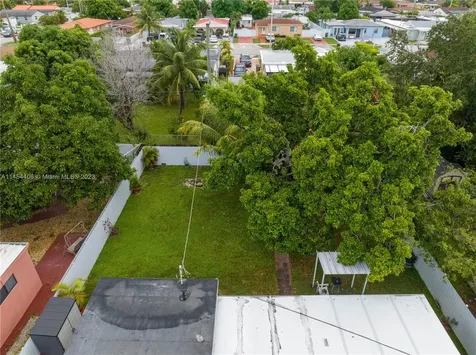925 E 29th Street Hialeah FL 33013