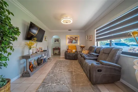 925 E 29th Street Hialeah FL 33013