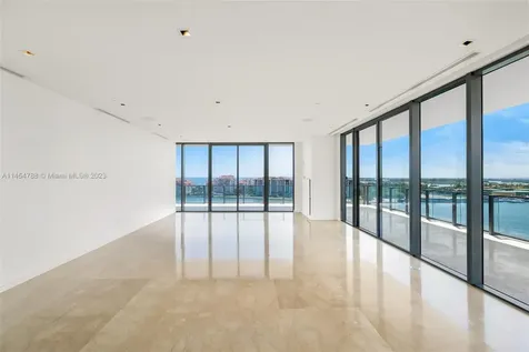 800 S Pointe Drive Miami Beach FL 33139
