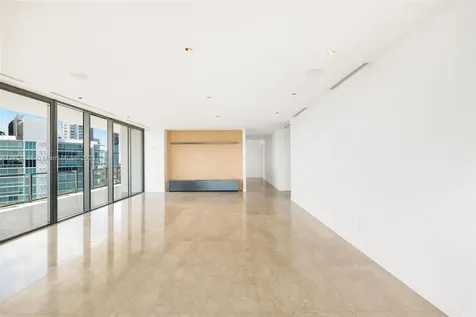 800 S Pointe Drive Miami Beach FL 33139