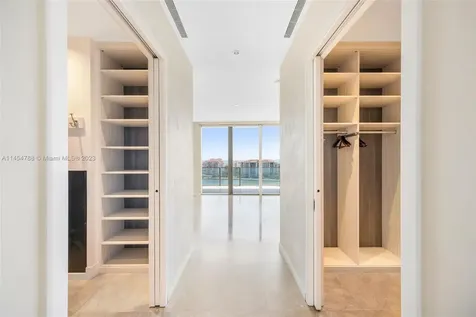 800 S Pointe Drive Miami Beach FL 33139