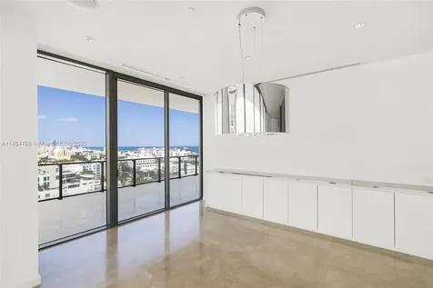 800 S Pointe Drive Miami Beach FL 33139