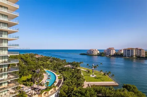 800 S Pointe Drive Miami Beach FL 33139