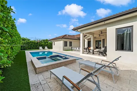 525 SW 87th Avenue Miami FL 33174