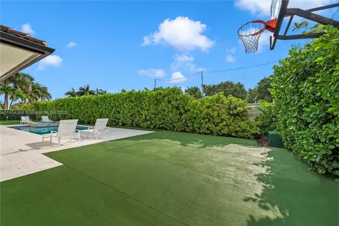 525 SW 87th Avenue Miami FL 33174